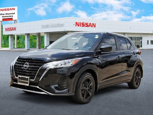 Certified 2025 Nissan Kicks Play S FWD image 2