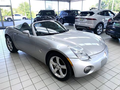 Used 2006 Pontiac Solstice Convertible w/ Premium Package RWD image 5