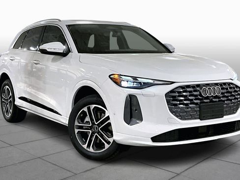 New 2026 Audi Q5 Premium image 2