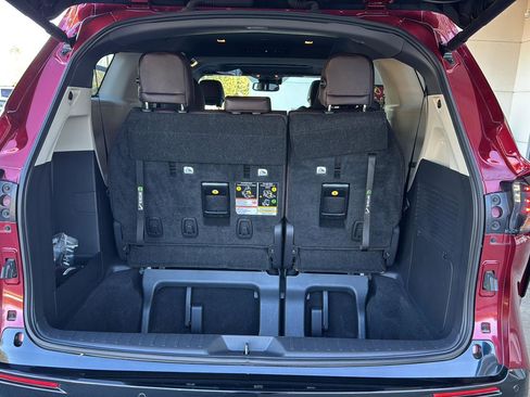 Used 2024 Toyota Sienna Platinum image 28