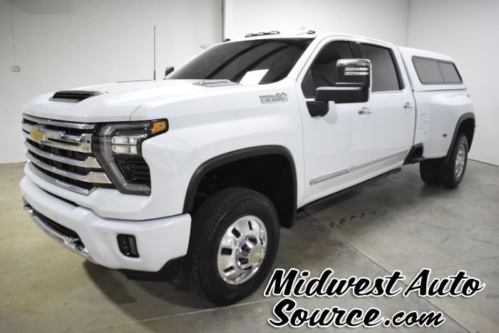 Used 2026 Chevrolet Silverado 3500 High Country w/ High Country Premium Package AWD/4WD image 1