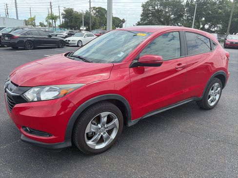 Used 2017 Honda HR-V EX image 3