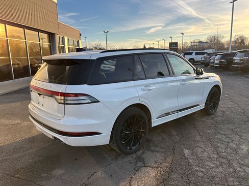 Certified 2025 Lincoln Aviator Reserve w/ Equipment Group 201A image 7