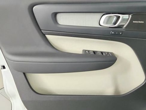 Certified 2026 Volvo XC40 B5 Ultra w/ Climate Package AWD/4WD image 9
