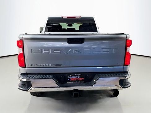 Used 2024 Chevrolet Silverado 2500 LT w/ Convenience Package image 7