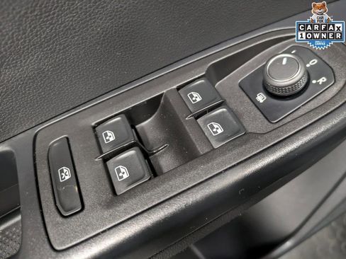 Used 2025 Volkswagen Taos S AWD/4WD image 9