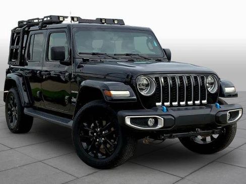 Used 2022 Jeep Wrangler Unlimited Sahara w/ Cold Weather Group image 3