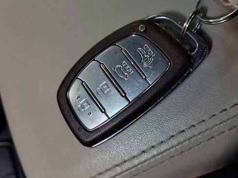 Used 2019 Hyundai Tucson SEL w/ Cargo Package image 17