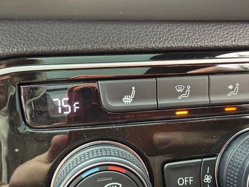 Used 2021 Volkswagen Atlas Cross Sport SEL image 29