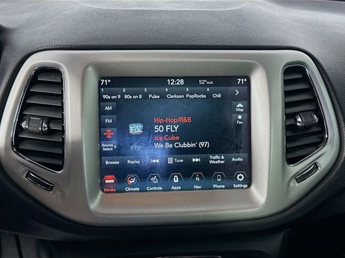 Used 2021 Jeep Compass Latitude w/ Sun and Sound Group FWD image 15