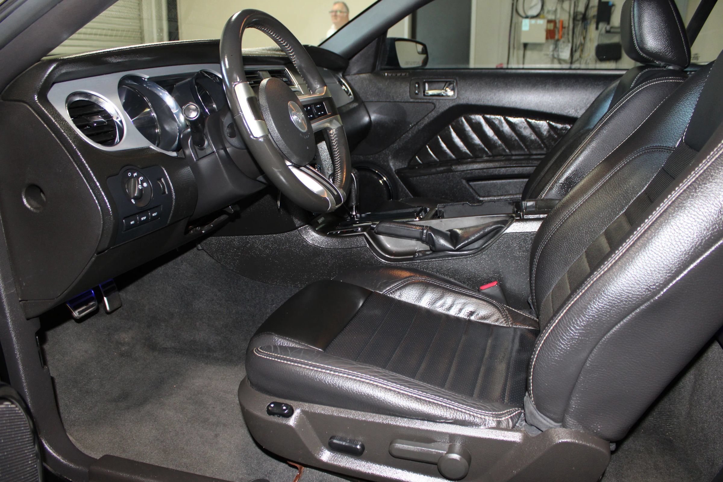 Used 2011 Ford Mustang GT Premium w/ Comfort Pkg RWD image 24