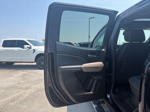 Used 2024 GMC Canyon Denali AWD/4WD image 25
