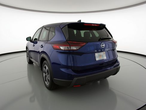 Used 2025 Nissan Rogue SV image 6