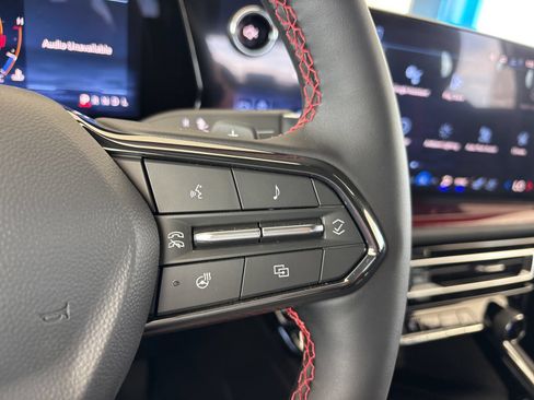New 2026 Chevrolet Traverse RS w/ LPO, Floor Liner Package FWD image 34