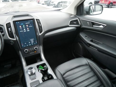 Certified 2022 Ford Edge SEL image 11