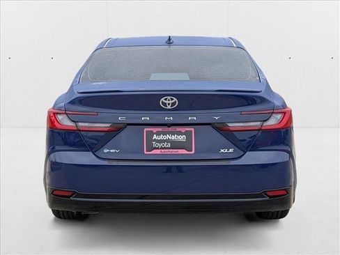 Used 2025 Toyota Camry XLE image 8