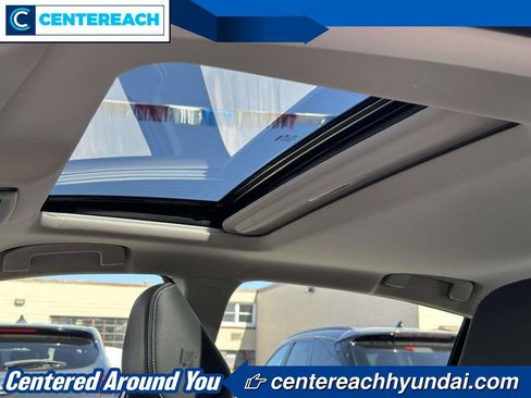Used 2025 Nissan Altima 2.5 SL FWD image 19