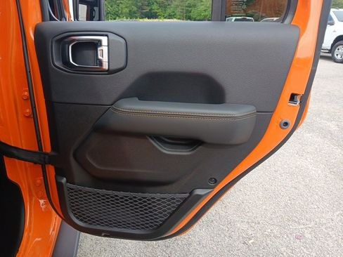 New 2025 Jeep Wrangler Unlimited Rubicon 392 image 36