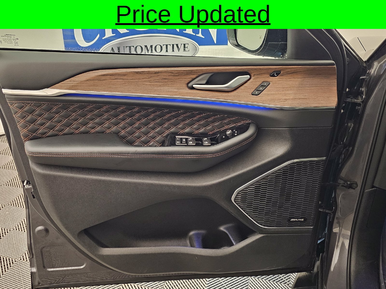 Used 2024 Jeep Grand Cherokee L Summit w/ High Altitude Package AWD/4WD image 2