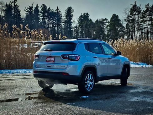 Certified 2024 Jeep Compass Latitude image 3