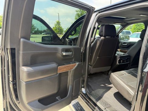 Used 2019 Chevrolet Silverado 1500 High Country w/ Technology Package AWD/4WD image 13