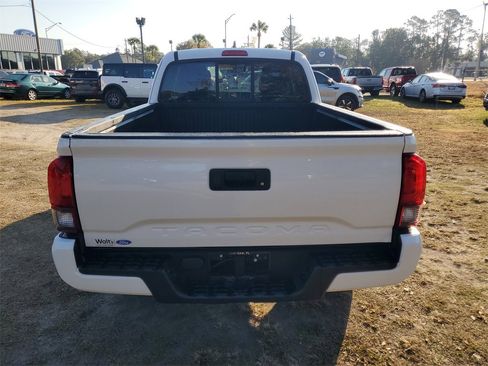 Used 2019 Toyota Tacoma SR5 image 8