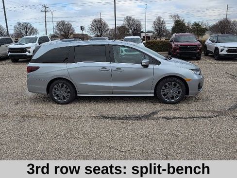 New 2026 Honda Odyssey Touring image 17