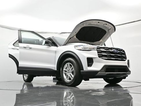 New 2026 Ford Explorer Active image 31