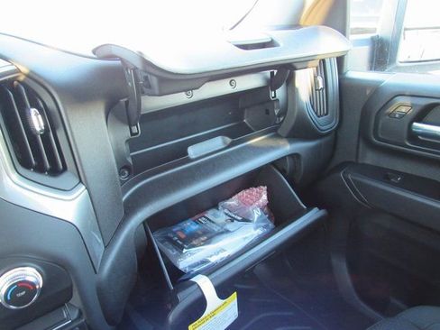 New 2026 GMC Sierra 2500 Pro w/ Convenience Package image 19