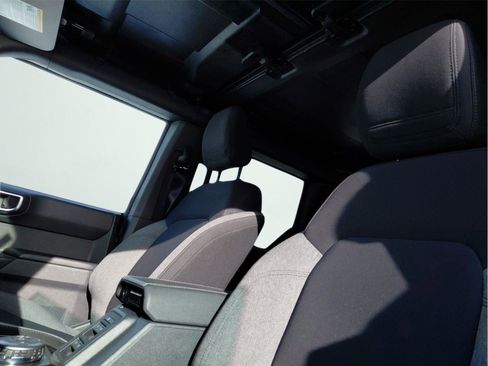 Used 2025 Ford Bronco Big Bend image 9