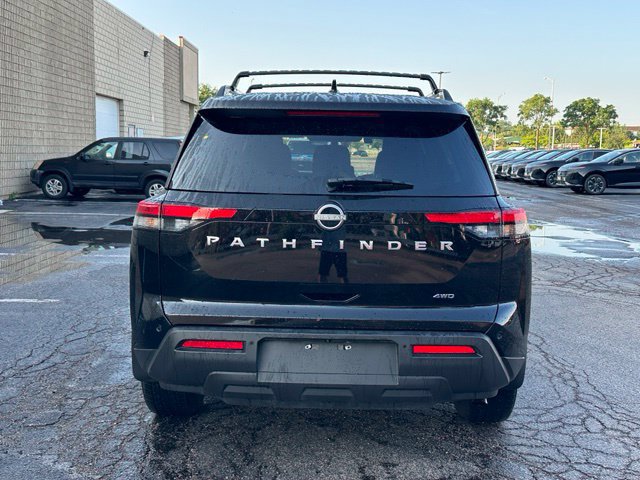 Certified 2025 Nissan Pathfinder SV AWD/4WD image 5