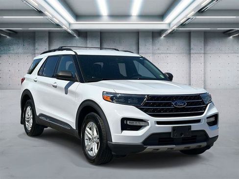 Used 2020 Ford Explorer XLT w/ Equipment Group 202A AWD/4WD image 23