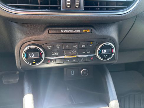 Used 2020 Ford Escape Titanium AWD/4WD image 31