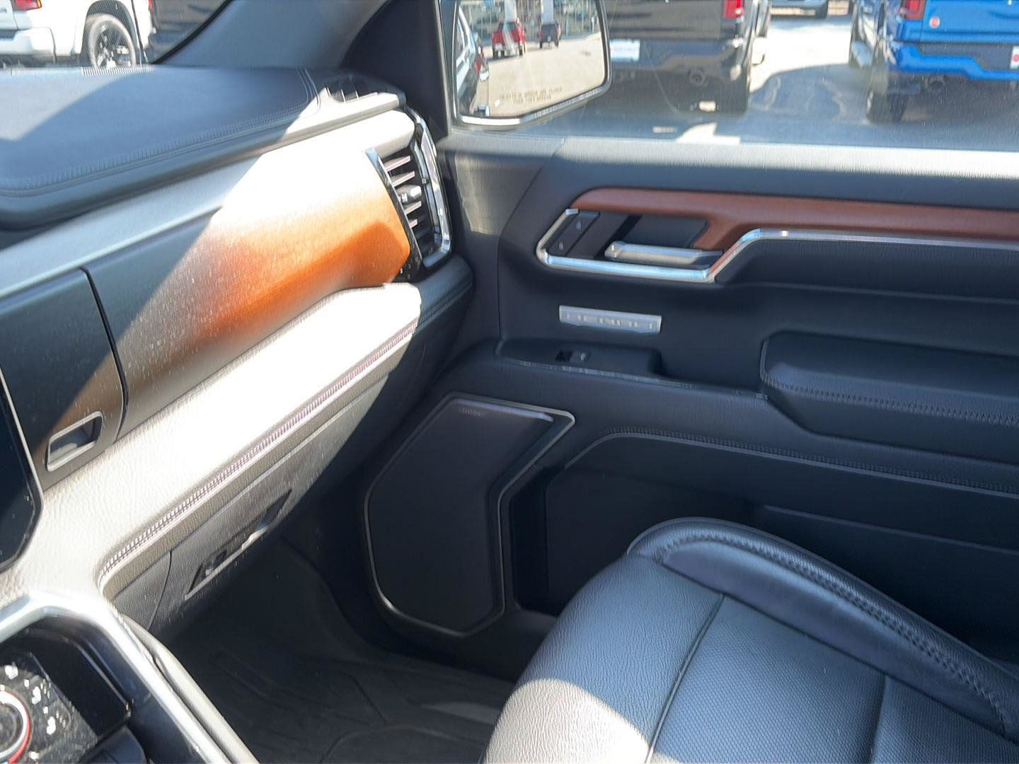 Used 2023 GMC Sierra 1500 Denali w/ Denali Reserve Package AWD/4WD image 22
