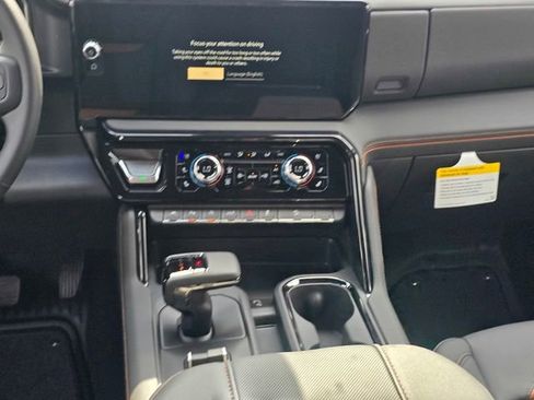 New 2026 GMC Sierra 1500 AT4 w/ AT4 Premium Package AWD/4WD image 15