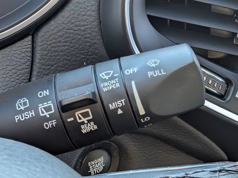 Used 2021 Jeep Cherokee Latitude Plus FWD image 30