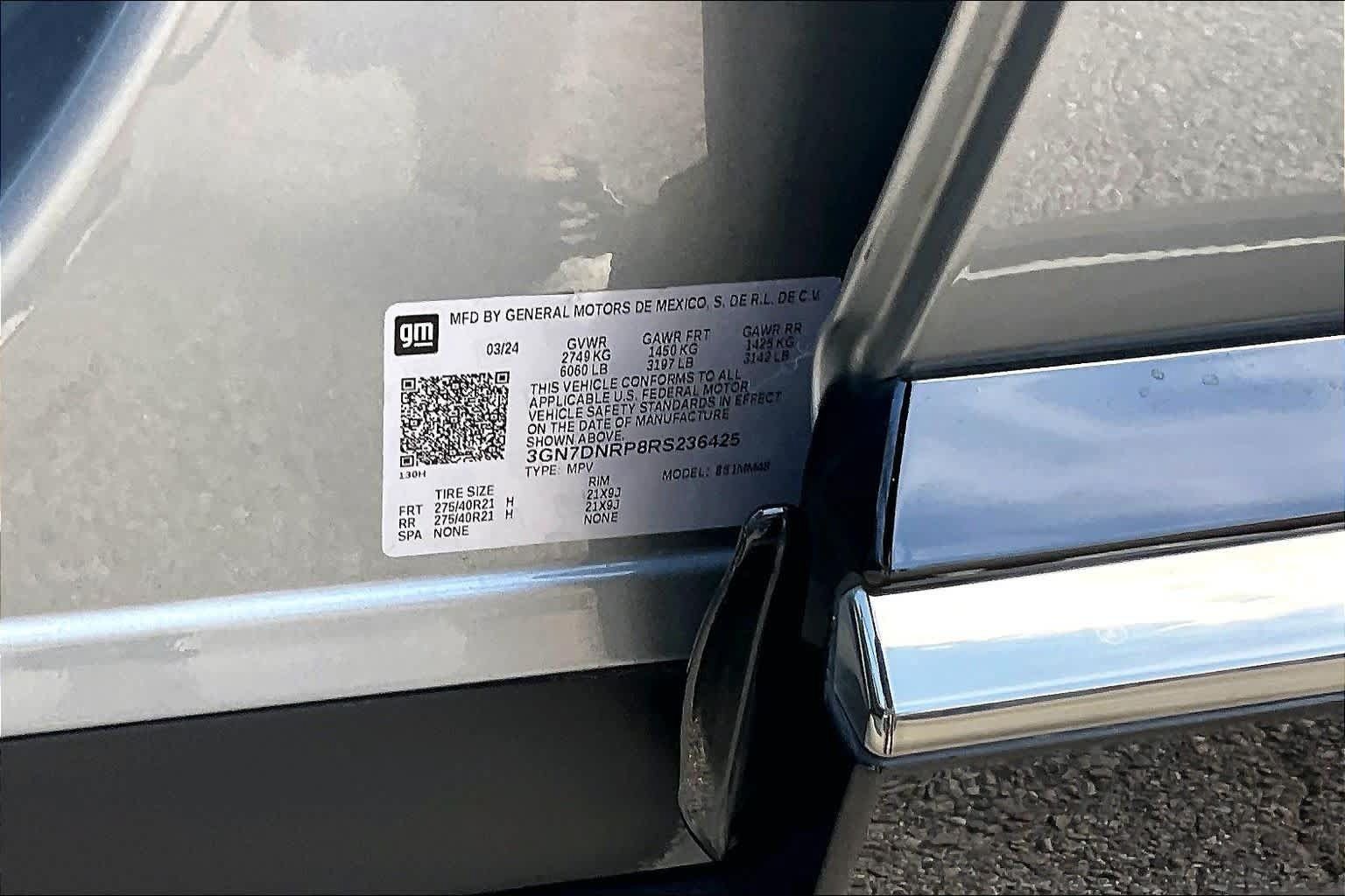 Used 2024 Chevrolet Equinox EV RS FWD image 32