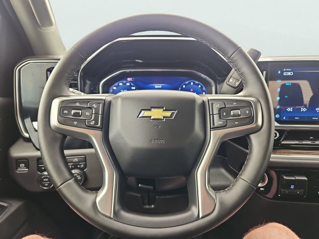Certified 2025 Chevrolet Silverado 1500 LT AWD/4WD image 29