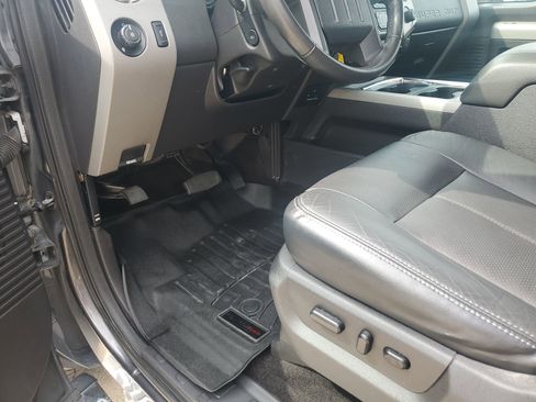 Used 2016 Ford F250 Lariat w/ Chrome Package AWD/4WD image 24