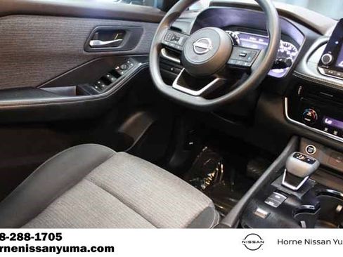 Used 2023 Nissan Rogue SV FWD image 10