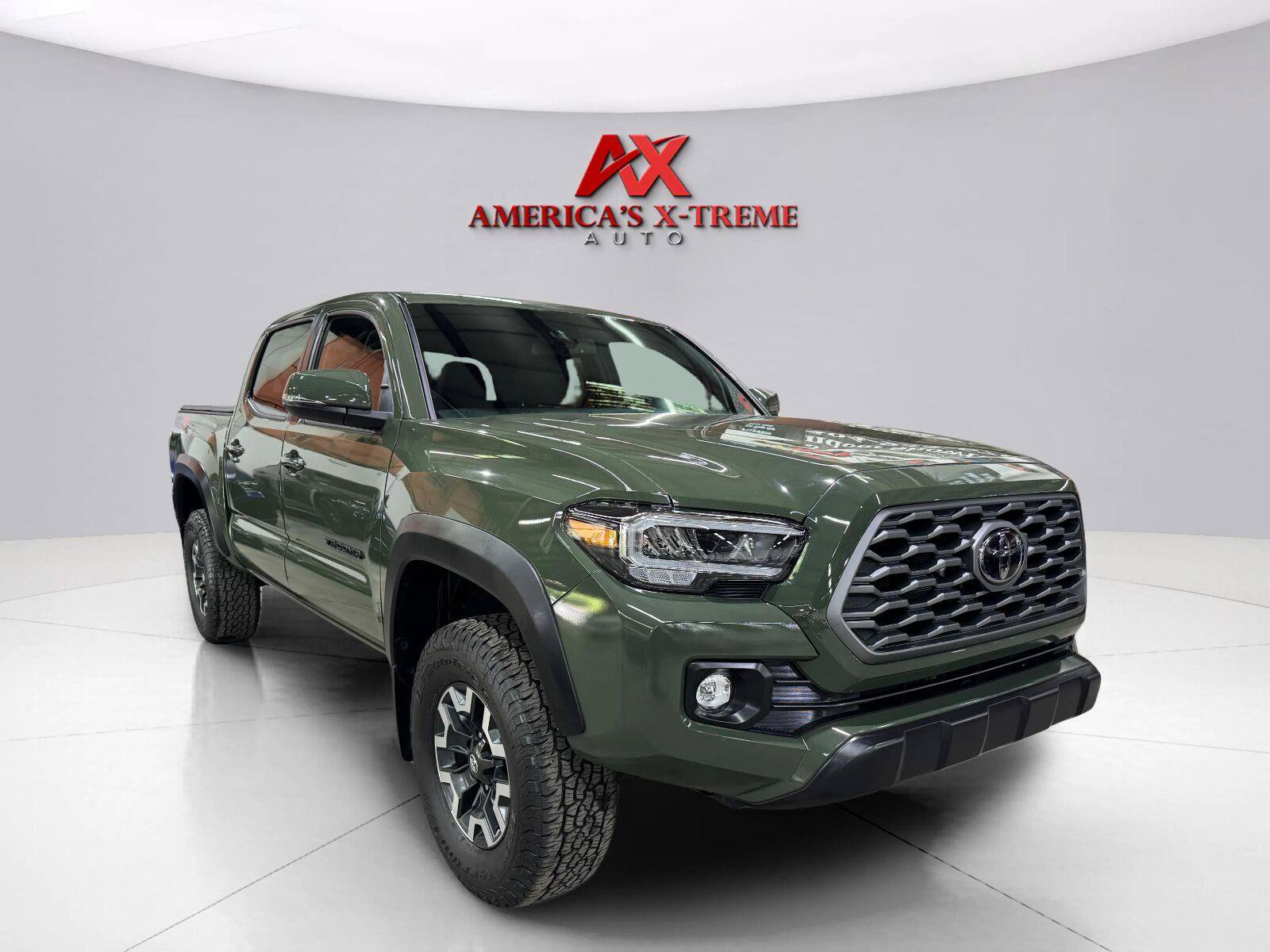 Used 2022 Toyota Tacoma TRD Off-Road AWD/4WD image 9