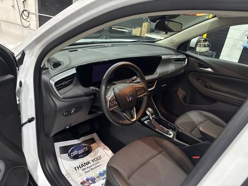Used 2024 Buick Encore GX Preferred w/ Comfort Package AWD/4WD image 11