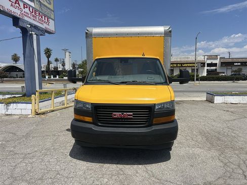 Used 2021 GMC Savana 3500 Extended w/ Power Convenience Package RWD image 5