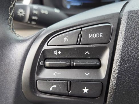 Used 2024 Hyundai Venue SEL image 25