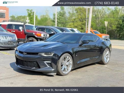 Used 2017 Chevrolet Camaro SS RWD image 2