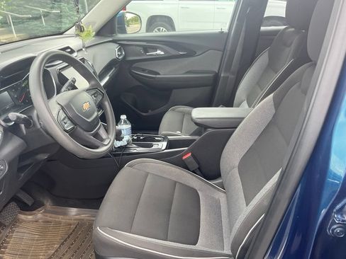Used 2021 Chevrolet TrailBlazer LT w/ Convenience Package FWD image 13