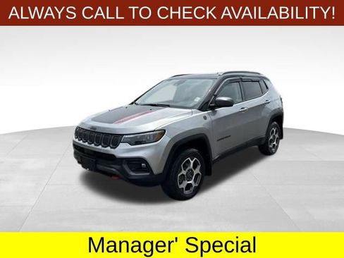 Used 2022 Jeep Compass Trailhawk w/ Trailhawk Elite Group AWD/4WD image 3