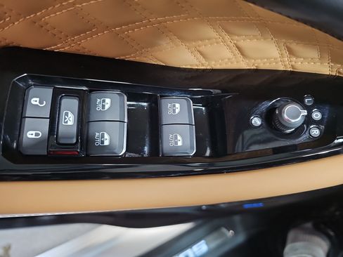 Used 2022 Jeep Grand Cherokee Summit w/ Adv Protech Group IV AWD/4WD image 29