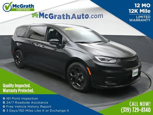 Used 2023 Chrysler Pacifica Limited w/ S Appearance Package image 1
