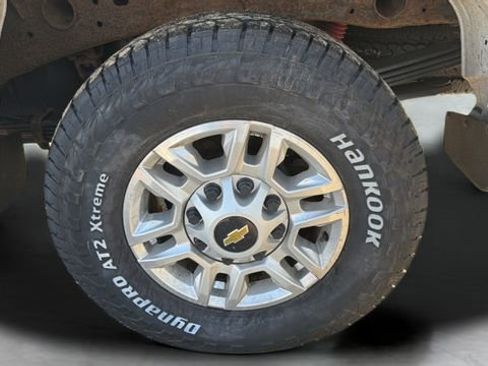 Used 2020 Chevrolet Silverado 2500 LT w/ Fleet Comfort Package AWD/4WD image 28